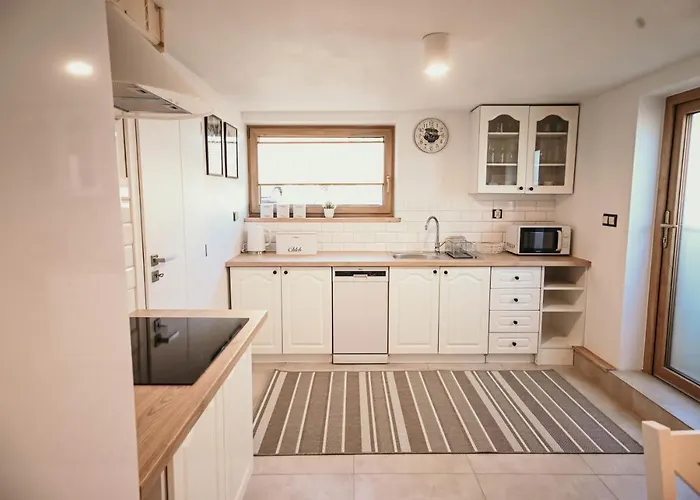 Osada Zagrody Dağ evi Dzianisz