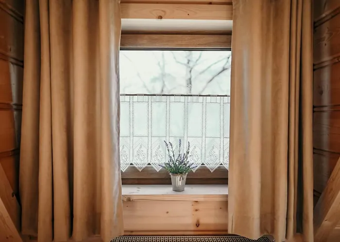 Osada Zagrody Dağ evi Dzianisz